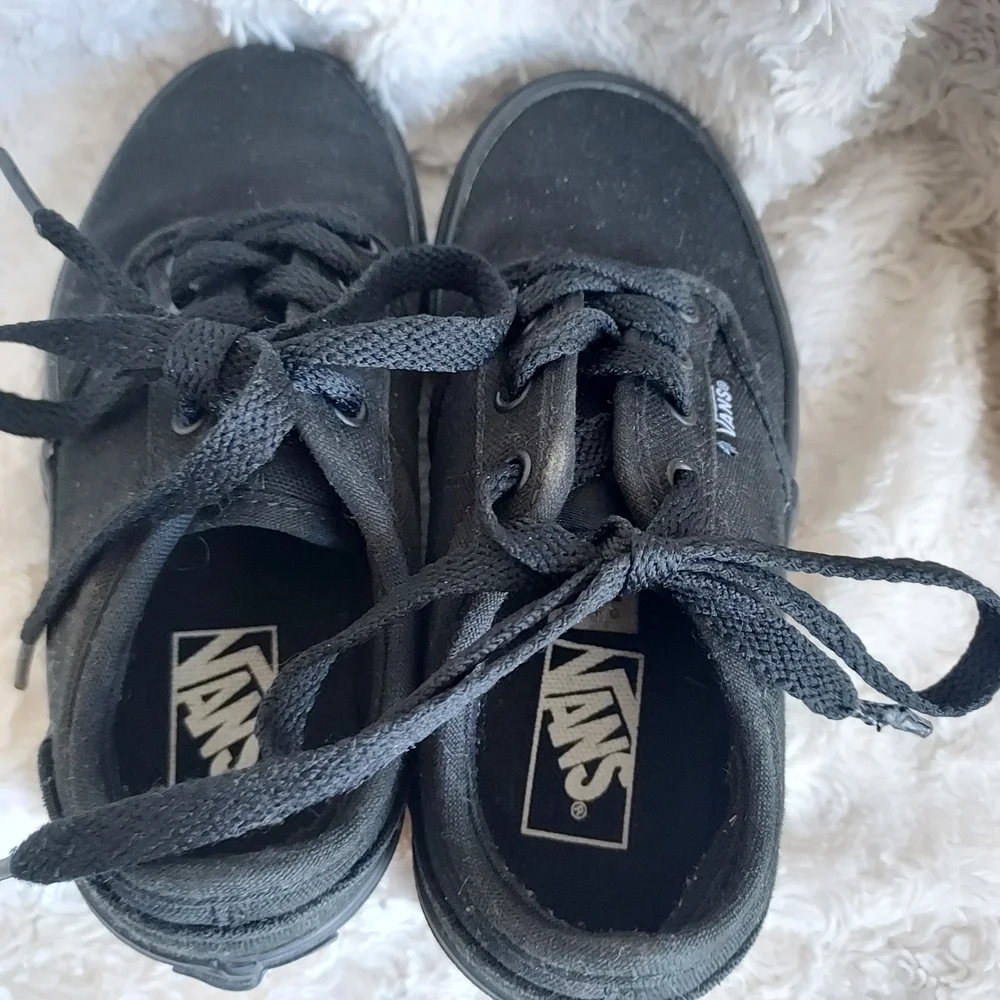 Vans Kids Atwood All-Black Lace-Up Sneakers Toddler 12 Classic Skateboard Surfer